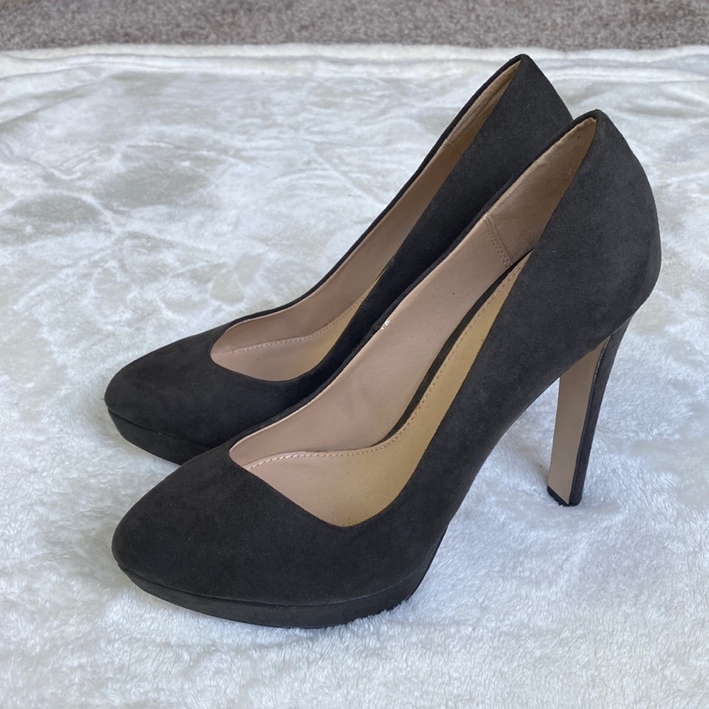 Trafaluc by Zara black high heels, they are 39 European so it is a size 8.